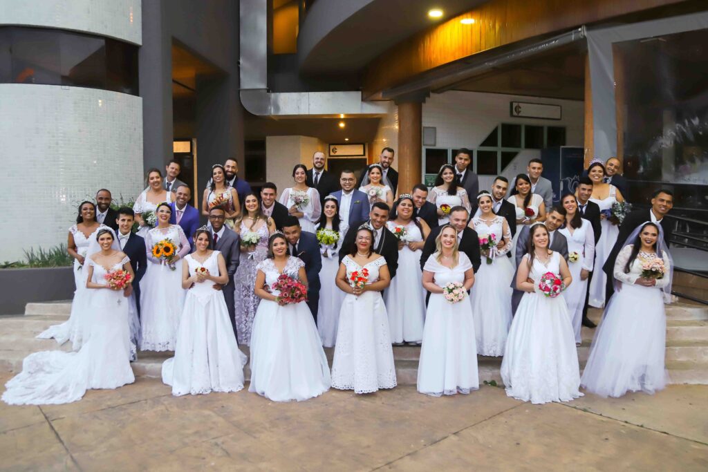 Vinte e um casais celebraram a união durante o Casamento (Foto: divulgação Aurora Coop).