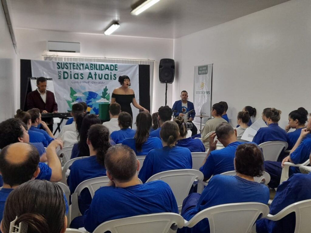 Aurora Coop sensibiliza para a sustentabilidade no Incubatório de Ibiaçá (Foto: divulgação FALB/AURORA COOP). 