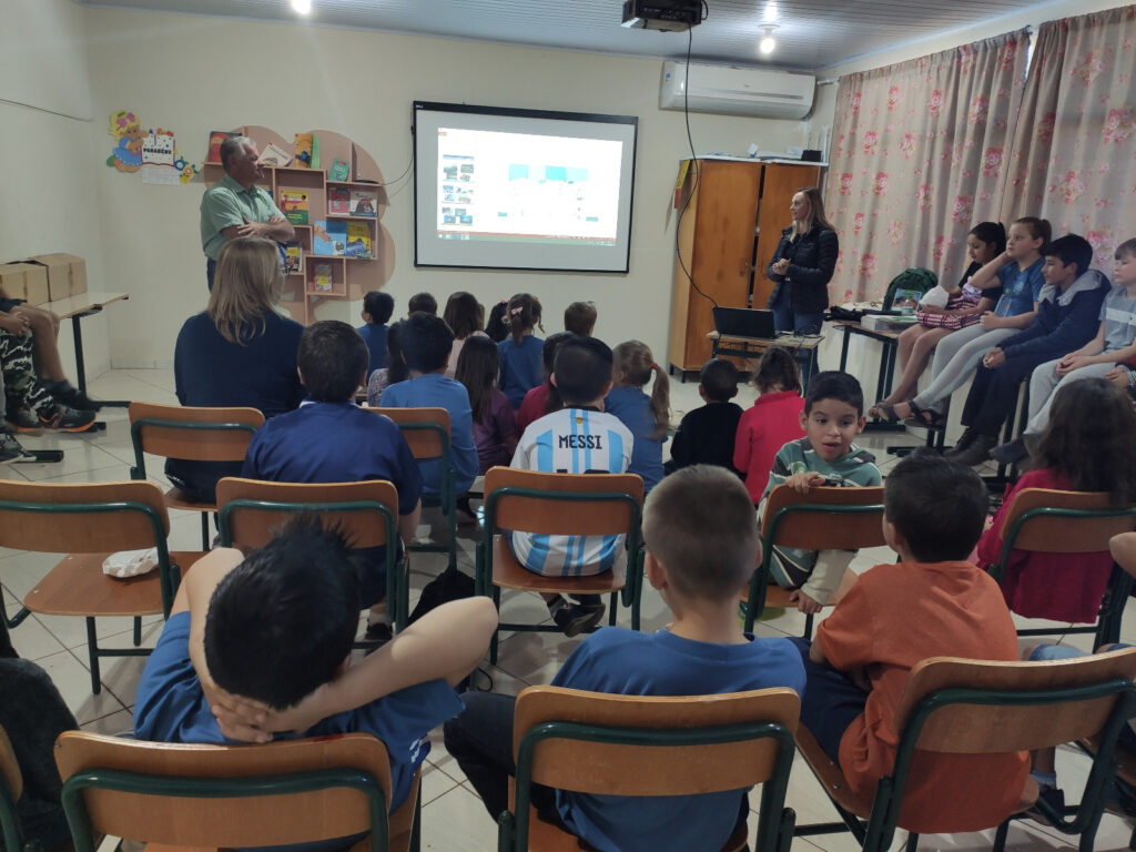 Ação Cooperada foi realizada nesta semana na Escola Nem Orides Rovani de Ipumirim (SC).