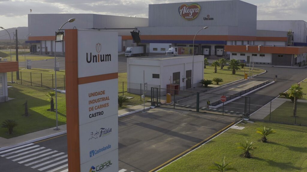 Planta industrial de suínos que pertencia à UNIUM, formada pelas cooperativas Frísia, Castrolanda e Capal, em Castro (PR) foi assumida pela Aurora Coop nesta segunda-feira. 